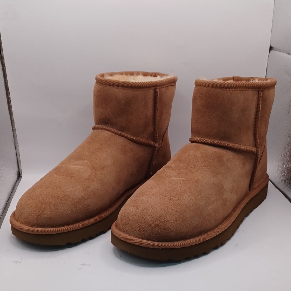 NEW UGG Classic Mini II-Chestnut Brown Women Size 8 US